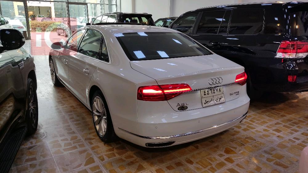 اودي A8